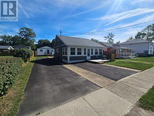 402 SCHOOLEY ROAD , Fort Erie (Crystal Beach), Ontario L0S 1B0 2