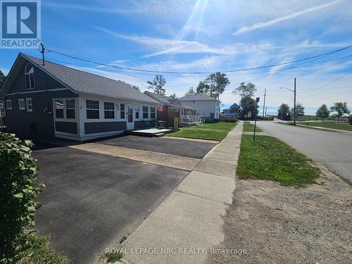 402 SCHOOLEY ROAD , Fort Erie (Crystal Beach), Ontario L0S 1B0 3