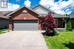 15 ARLENE STREET St. Catharines (Rykert/Vansickle), ON L2S 4C9