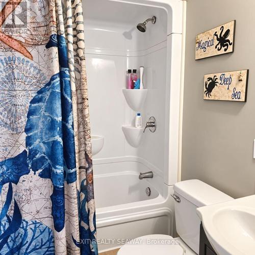 Main Level Bathroom - 603 Walton Street, Cornwall, ON 