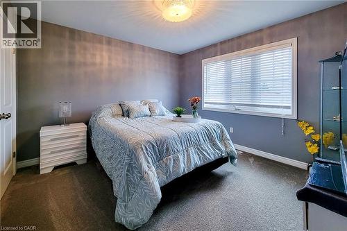 Neutral-toned carpeting throughout - 4274 Sixth Avenue, Niagara Falls, ON 