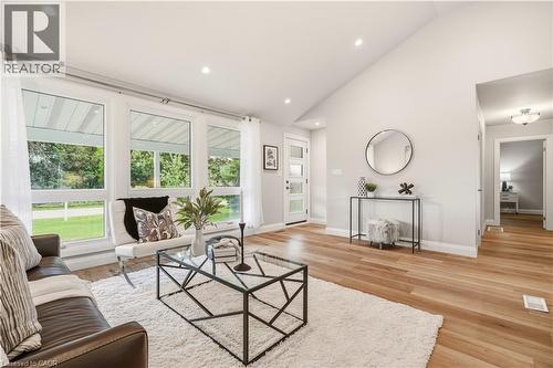 99 BYRON Avenue , Stoney Creek, Ontario L8J 2T2 4