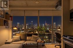 1016 - 32 TROLLEY CRESCENT Toronto, ON M5A 0E8