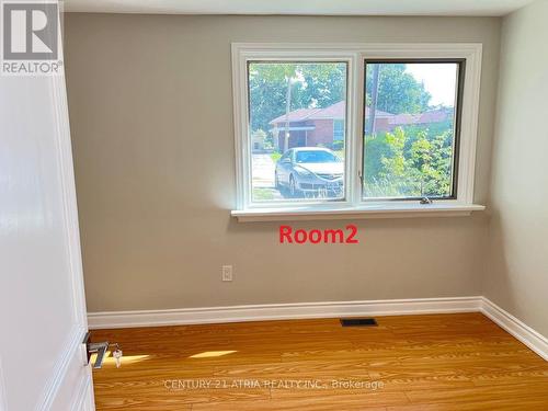LOWER - 60 BEACHAM CRESCENT , Toronto, Ontario M1T 1N1 3