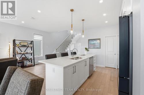 715 Maverick Crescent, Ottawa, ON 