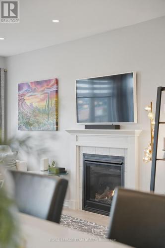 715 Maverick Crescent, Ottawa, ON 