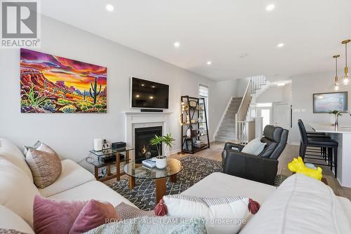 715 Maverick Crescent, Ottawa, ON 