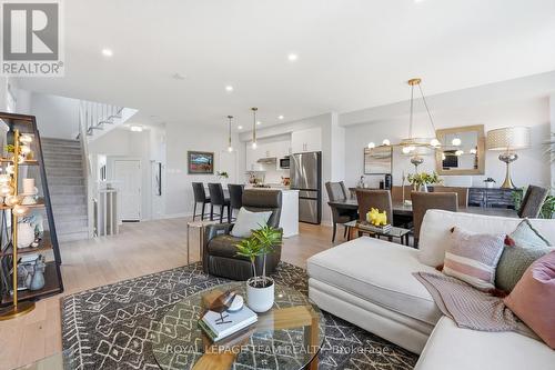 715 Maverick Crescent, Ottawa, ON 