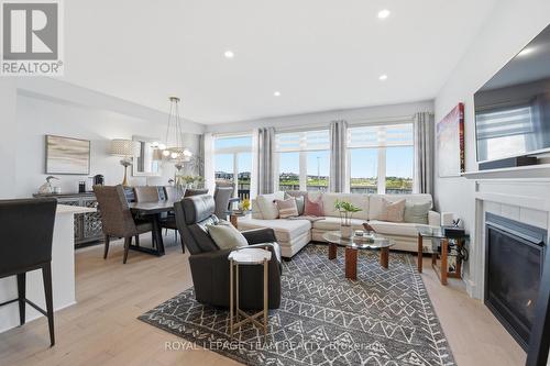 So much natural light! - 715 Maverick Crescent, Ottawa, ON 