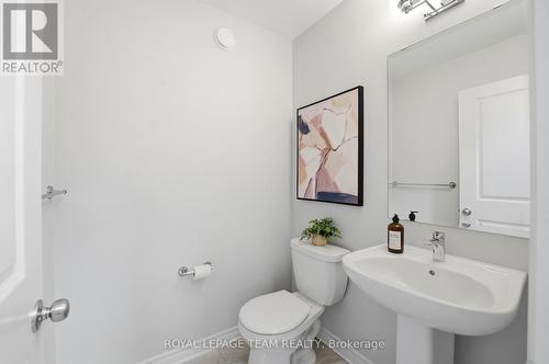 Main floor powder room - 715 Maverick Crescent, Ottawa, ON 