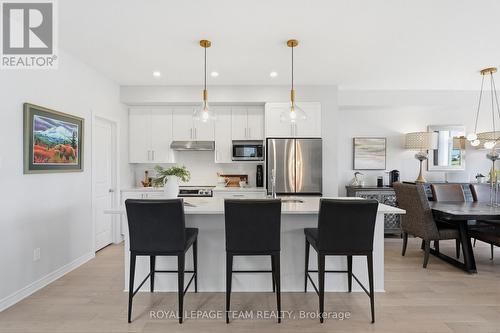 White maple Muskoka custom cabinets - 715 Maverick Crescent, Ottawa, ON 