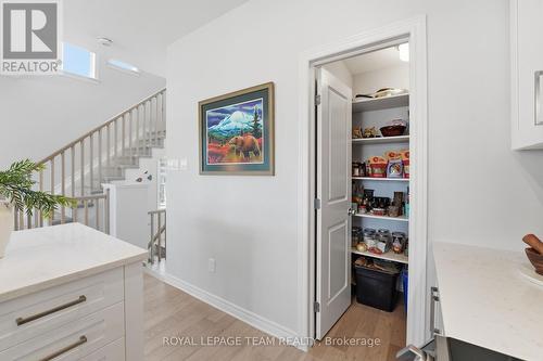 715 Maverick Crescent, Ottawa, ON 