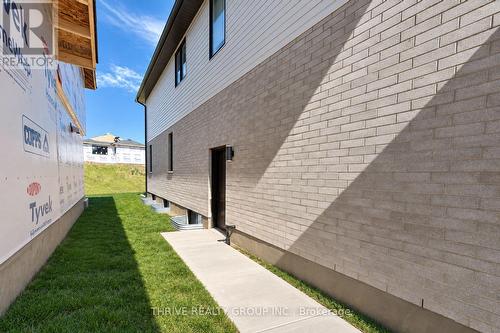 LOWER - 1218 HONEYWOOD DRIVE , London South (South U), Ontario N6M 0L9 2