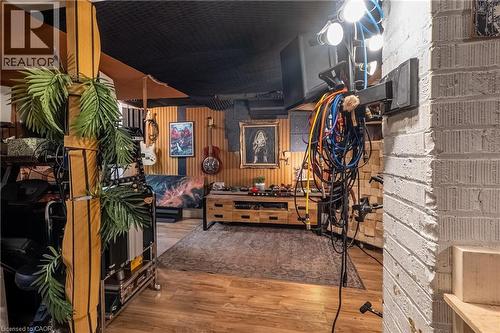 283 Plains Road W, Burlington, ON 
