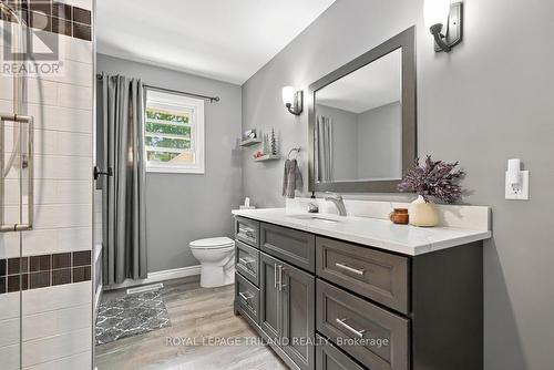 Main Floor: 4-Piece Bathroom - 15198 St Ignatius Line, Chatham-Kent (Bothwell), ON 