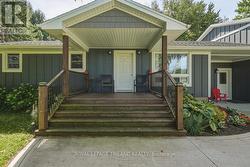 Front Entrance: Spacious & Inviting Front Entrance - 