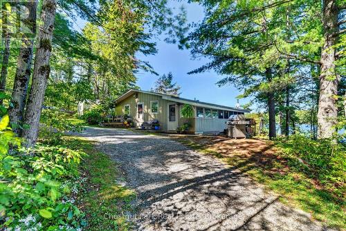 Step Inside - Lots of Room For Family & Friends - 1048 Nora Lane, Gravenhurst (Ryde), ON 