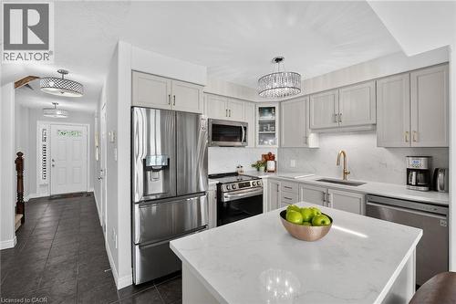 69 Sumner Crescent, Grimsby, ON 