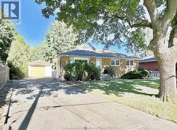 62 BURTON AVENUE Chatham, ON N7M 4Z5