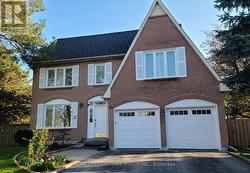 90 MARSDEN COURT Newmarket, ON L3Y 7P5