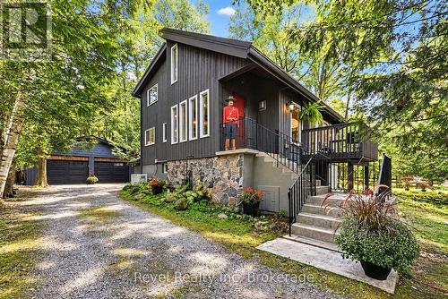 33 GREENWOOD DRIVE  Tiny, ON L0L 2J0
