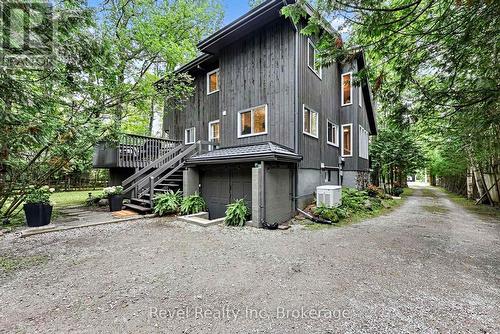 separate entrance to the basement - 33 Greenwood Drive, Tiny, ON 