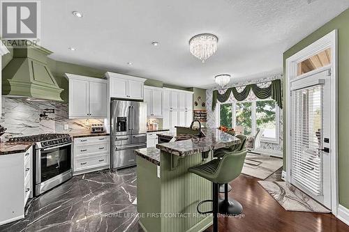 35 Wendat Trail, Springwater, ON 
