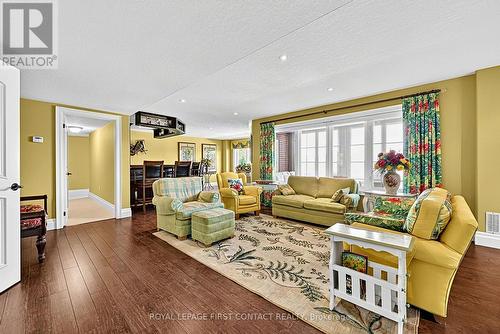 35 Wendat Trail, Springwater, ON 