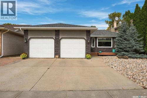 1716 Clive Bay E, Regina, SK 
