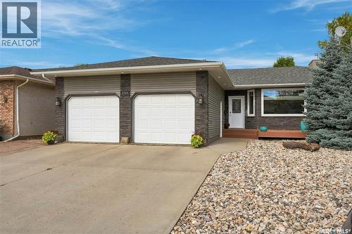 1716 Clive Bay E, Regina, SK 