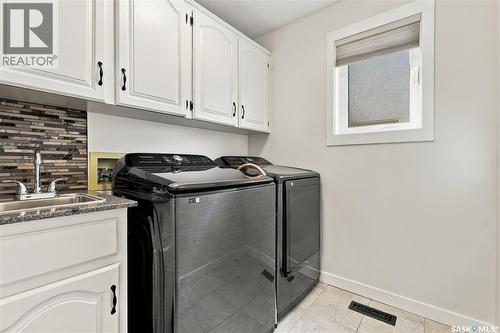 1716 Clive Bay E, Regina, SK 