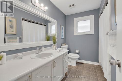 Main Bathroom - 3840 Althorpe Circle, Mississauga, ON 