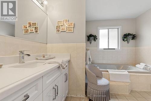 152 Glenn Hawthorne Boulevard, Mississauga, ON 