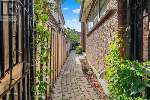 152 Glenn Hawthorne Boulevard, Mississauga, ON 