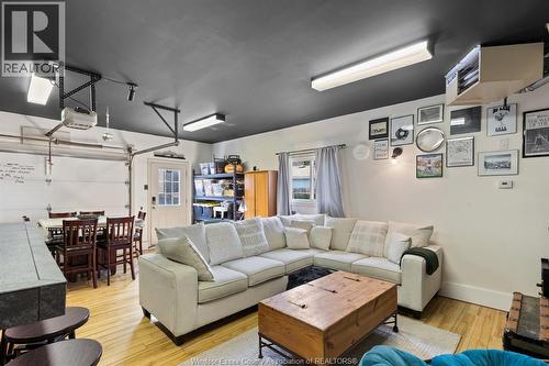 1734 Westcott, Windsor, ON 