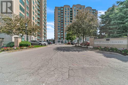 1202 - 11 Oneida Crescent, Richmond Hill, ON 