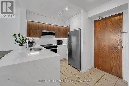 1202 - 11 Oneida Crescent, Richmond Hill, ON 