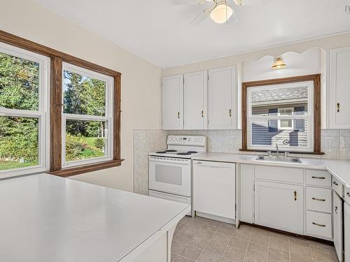 44 Locks Road, Dartmouth, NS 