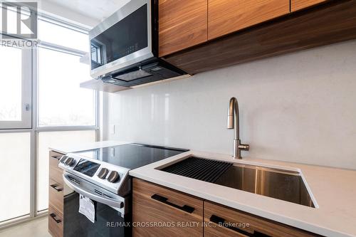 3A - 3333 DUNDAS STREET W , Toronto, Ontario M6P 2A6 4