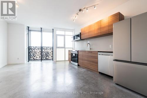 3A - 3333 DUNDAS STREET W , Toronto, Ontario M6P 2A6 5
