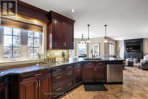 Kitchen with high end appliances - 965 Ridge Valley Drive, Oshawa, ON 