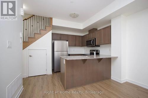 405 - 1460 WHITES ROAD , Pickering (Woodlands), Ontario L1V 1R4 5