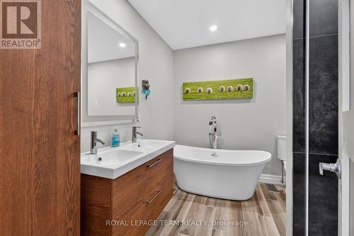 66 Evelyn Powers Private, Ottawa, ON 