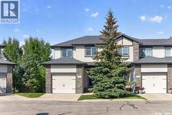 16 215 Hampton GREEN Saskatoon, SK S7R 0G7