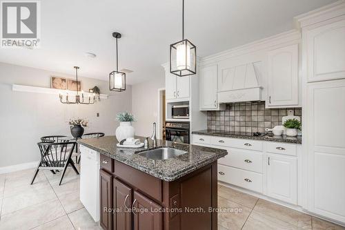2 Mills Circle, Springwater (Midhurst), ON 