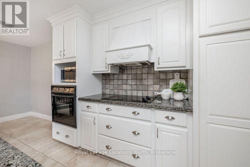 2 Mills Circle, Springwater (Midhurst), ON 
