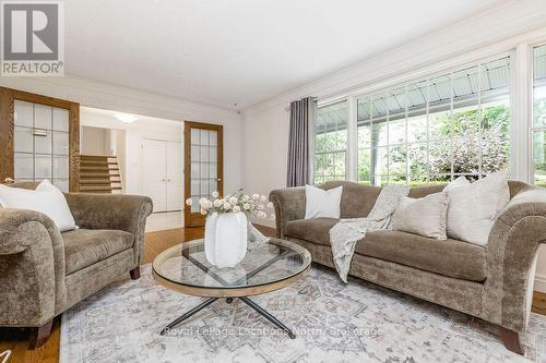 2 Mills Circle, Springwater (Midhurst), ON 