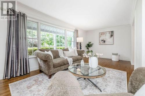 2 Mills Circle, Springwater (Midhurst), ON 