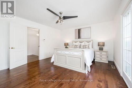 2 Mills Circle, Springwater (Midhurst), ON 