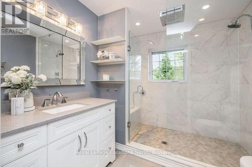 2 Mills Circle, Springwater (Midhurst), ON 